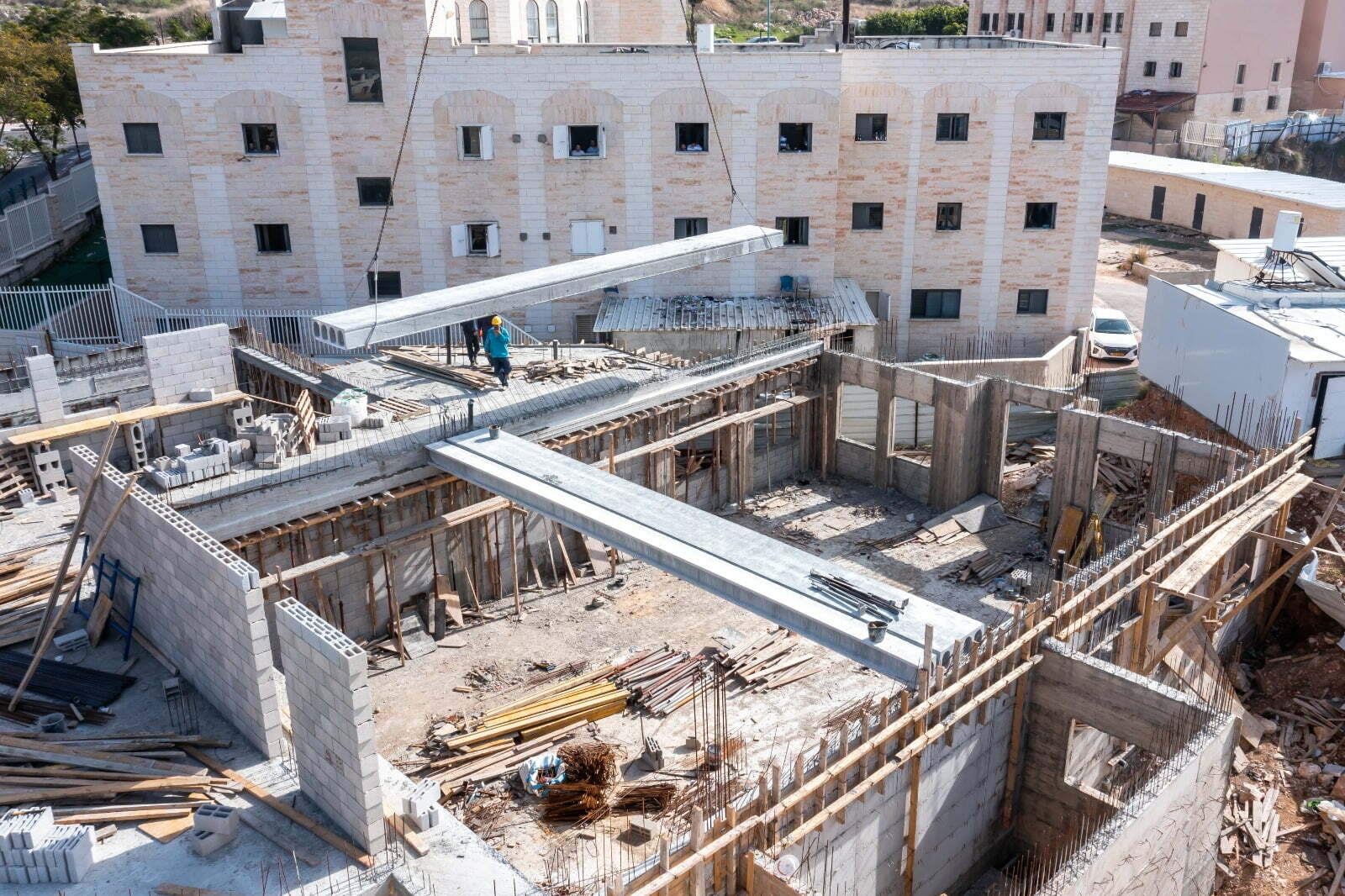 בניית בית הכנסת אחיעזר (19)