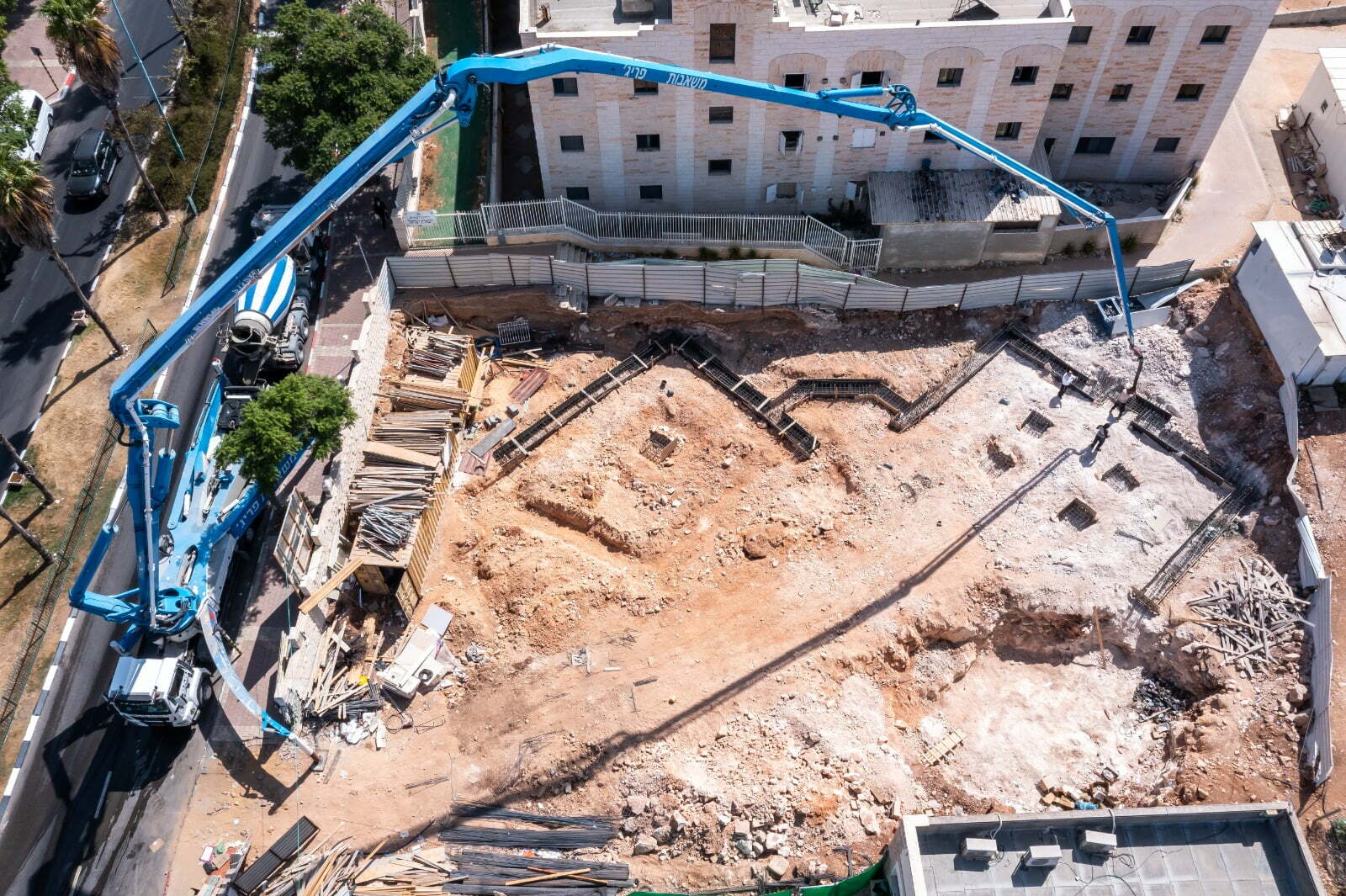 בניית בית הכנסת אחיעזר (37)